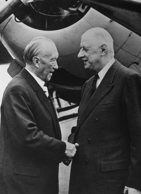 „Freundschaft ist wichtiger als Protokoll”: Charles de Gaulle begrüßt Konrad Adenauer (27. September 1963)
